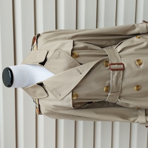 BURBERRY CHECK LINED CLASSIC TRENCH COAT WITH DETACHABLE HOOD - Picture 3 of 16